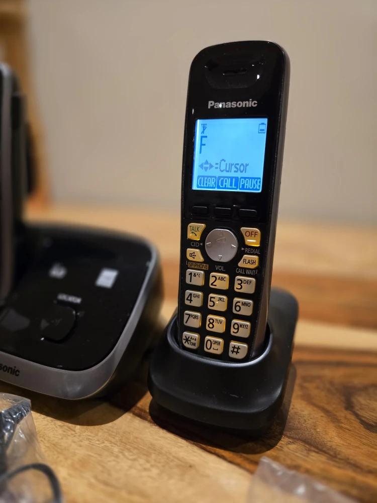 Panasonic KX-TG4114C Digital Cordless Phone - photo 3