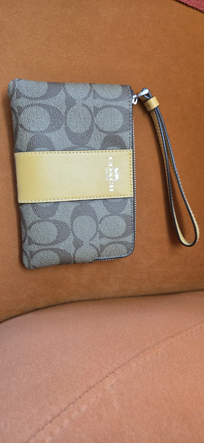 Coach Wristlet Pouch - photo 4