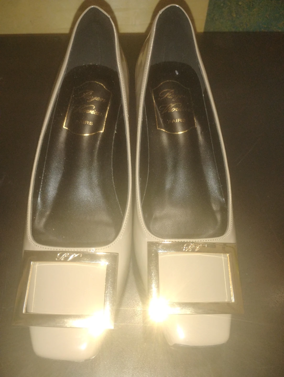 Roger Vivier Belle Vivier Buckle Pumps - Beige