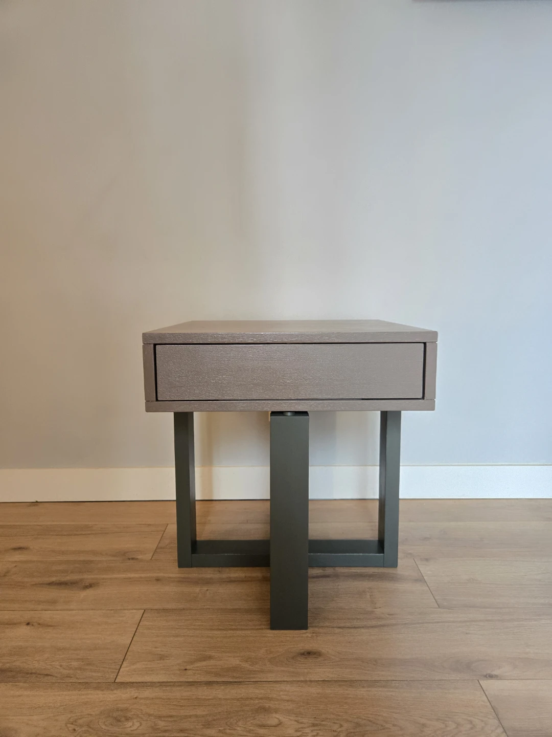 Hand-Painted Custom Side Table / Nightstand - photo 2