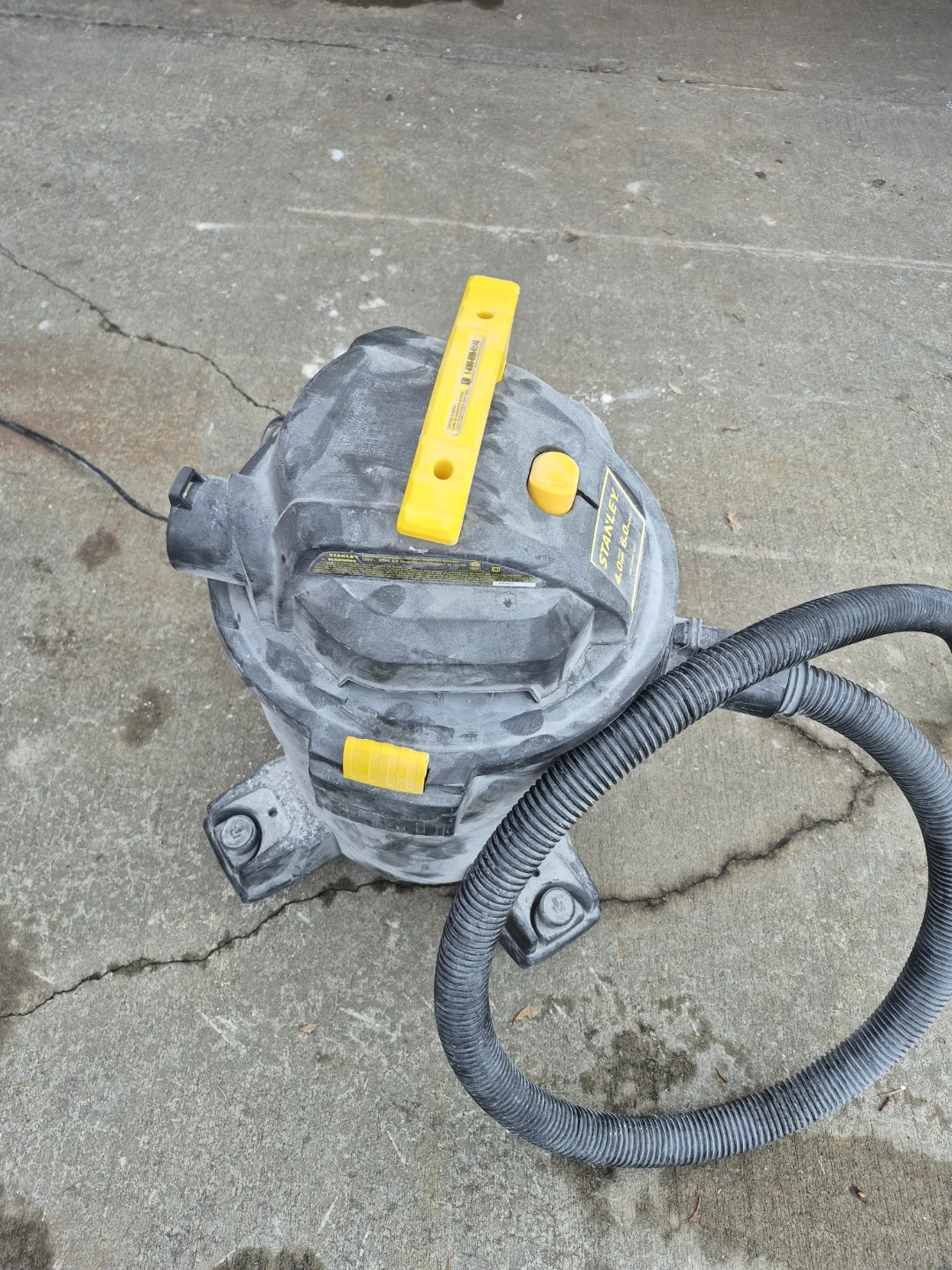 STANLEY 4.0 Gallon 6.0 Peak HP Wet/Dry Vac - photo 4