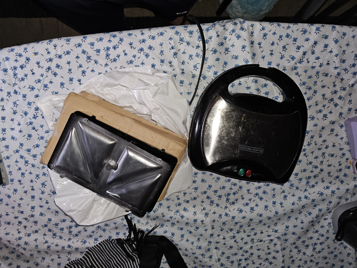 Hamilton Beach Personal Blender and Black+Decker Sandwich Maker - photo 2