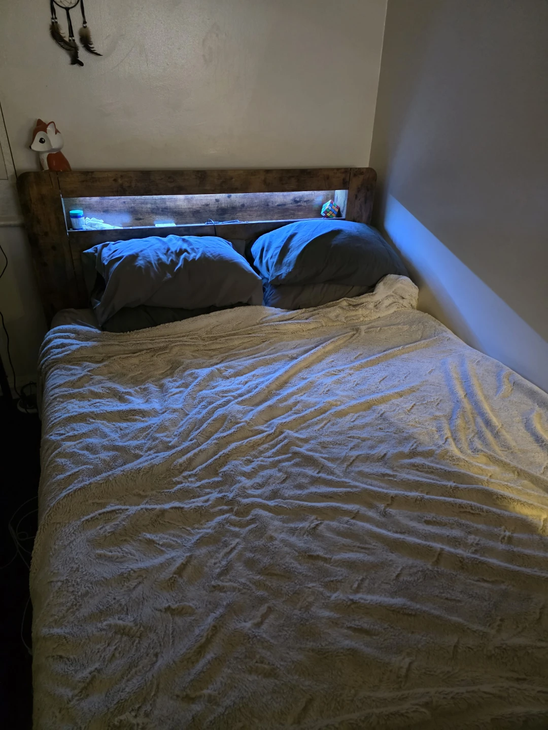 Queen Bed Frame *FREE* w/ LED and outlet in headboard - photo 2