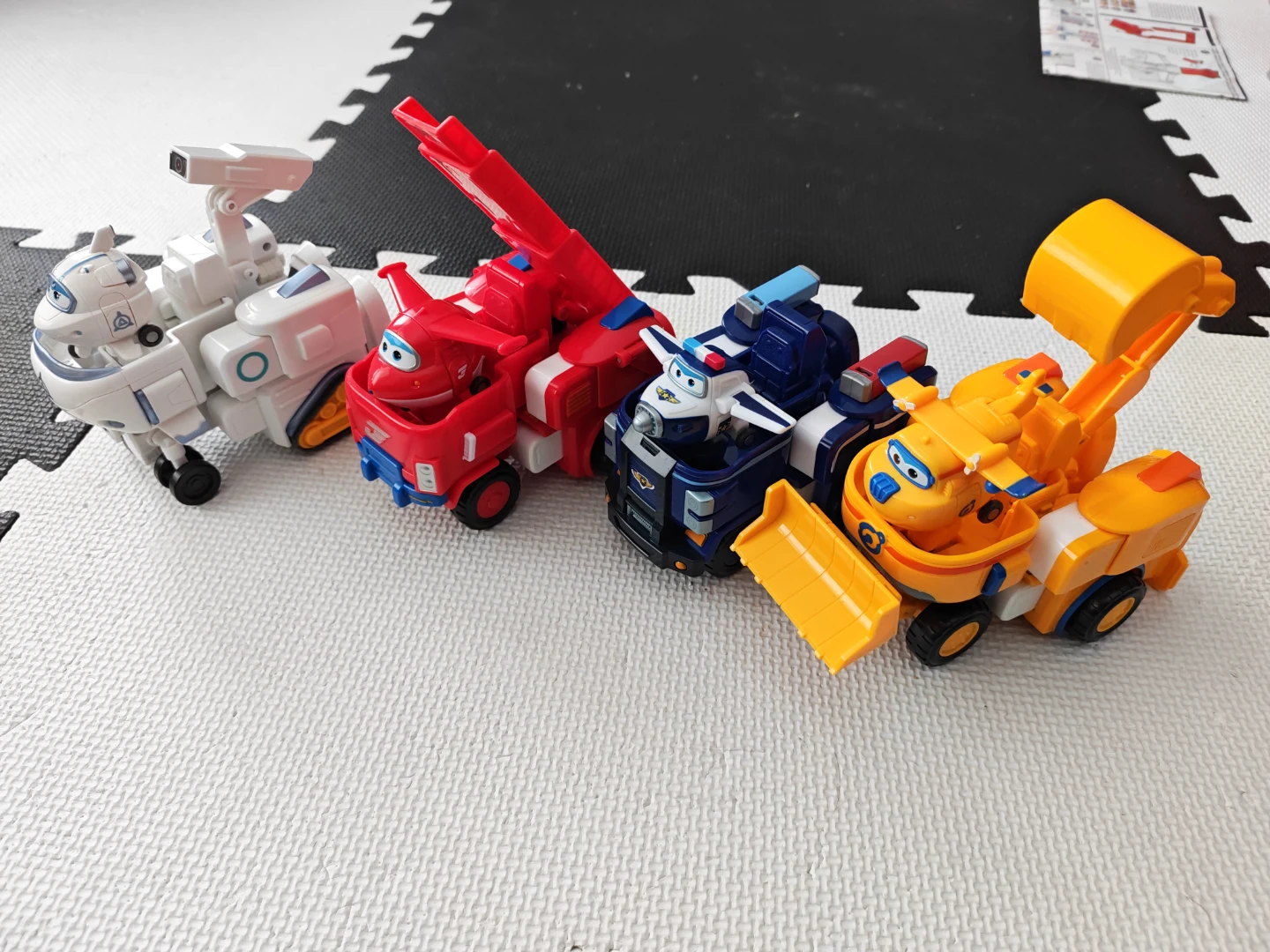 Super Wings Transforming Robots - photo 2