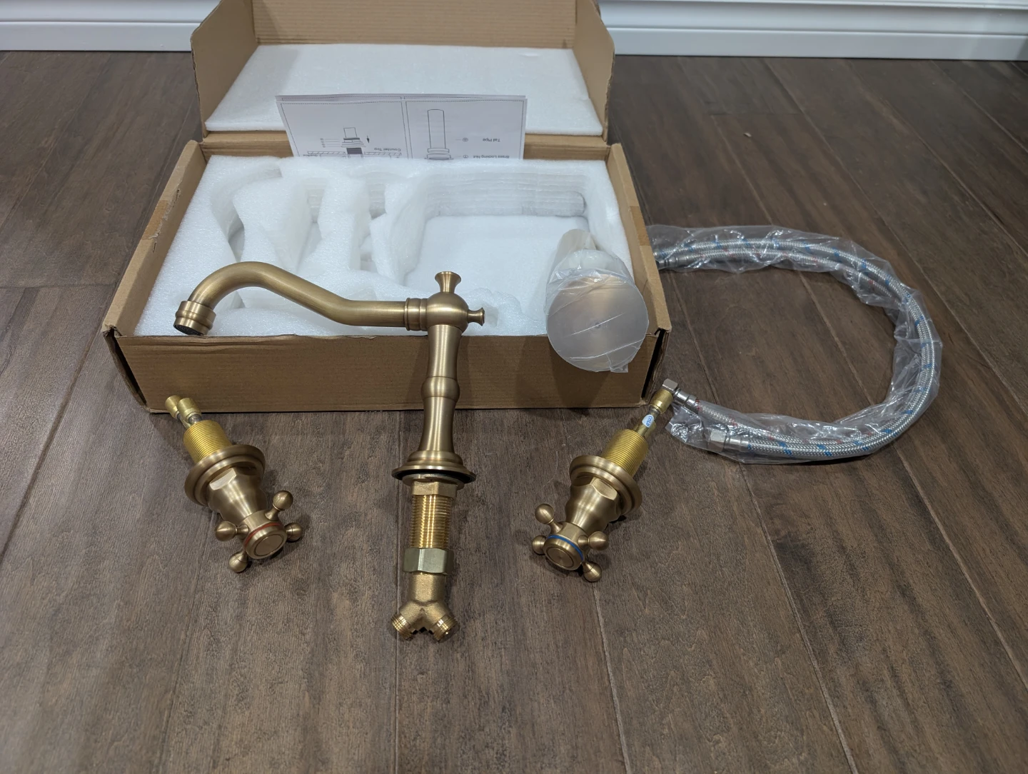 Brand New Gold Farmhouse Bathroom Faucet For Sale - photo 2