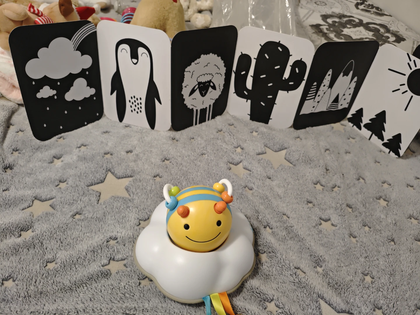 Skip Hop Baby Crawl Follow-Me Bee and Contrast Cards🧡 - photo 2