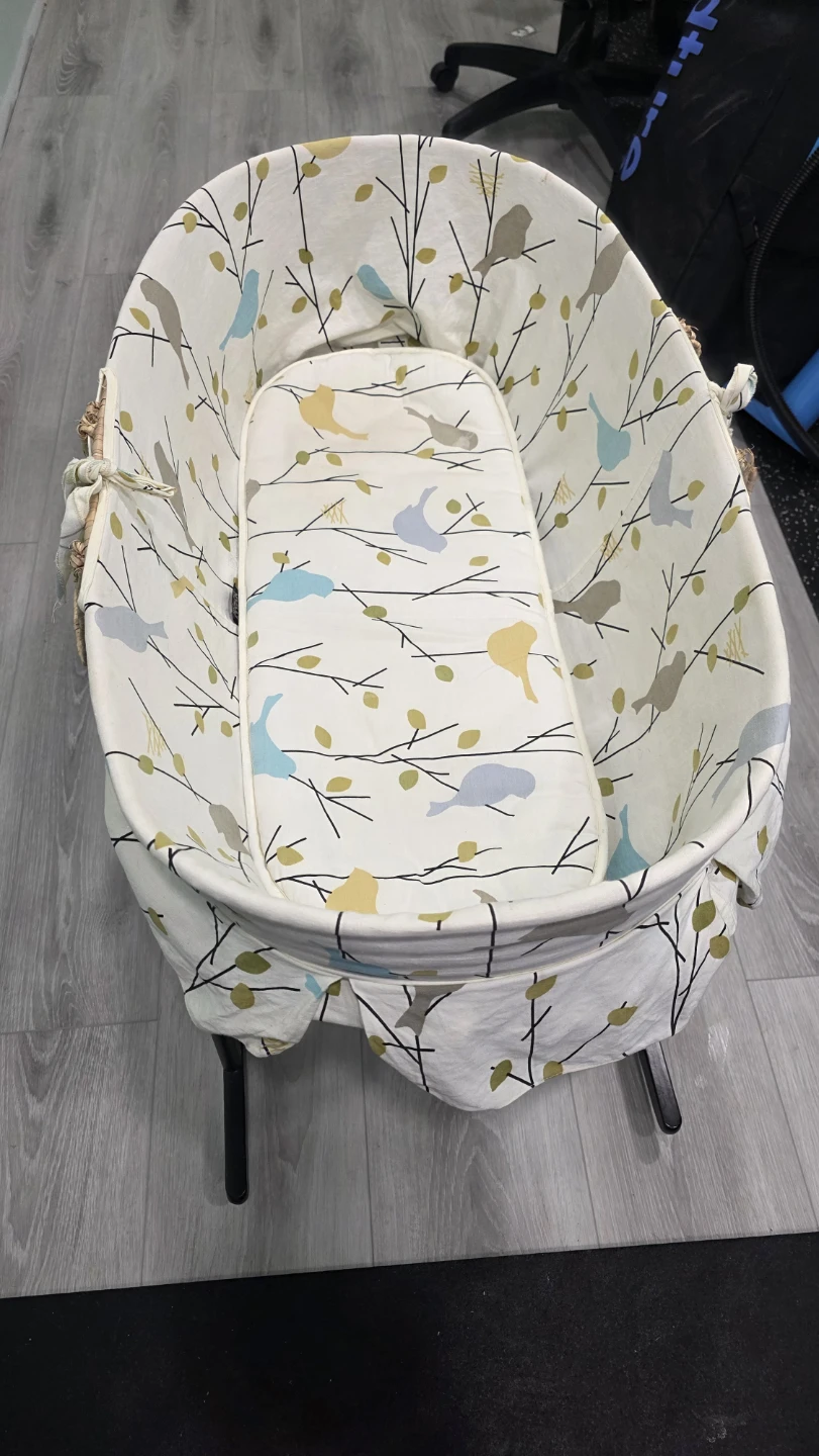 Baby Bassinet with Bird Pattern