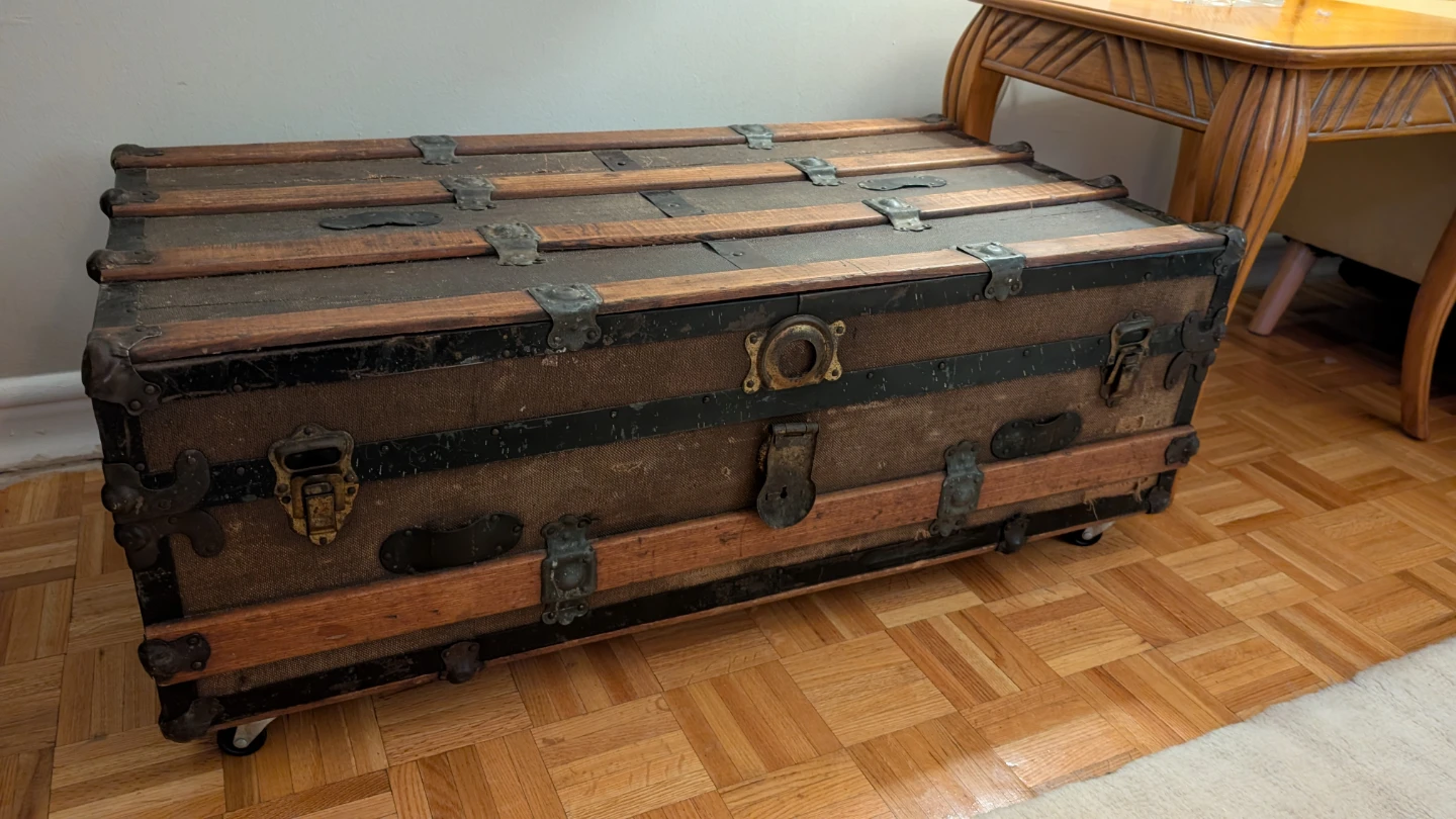 Vintage Steamer Trunk Travel Chest - photo 5