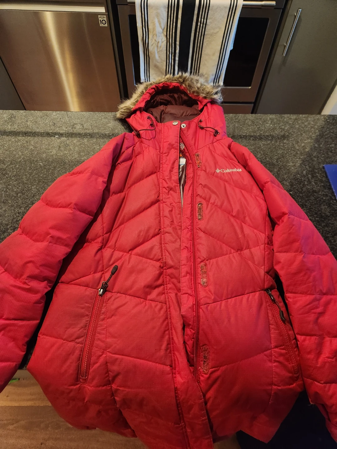 Columbia Women's Red Puffer Jacket 🥕