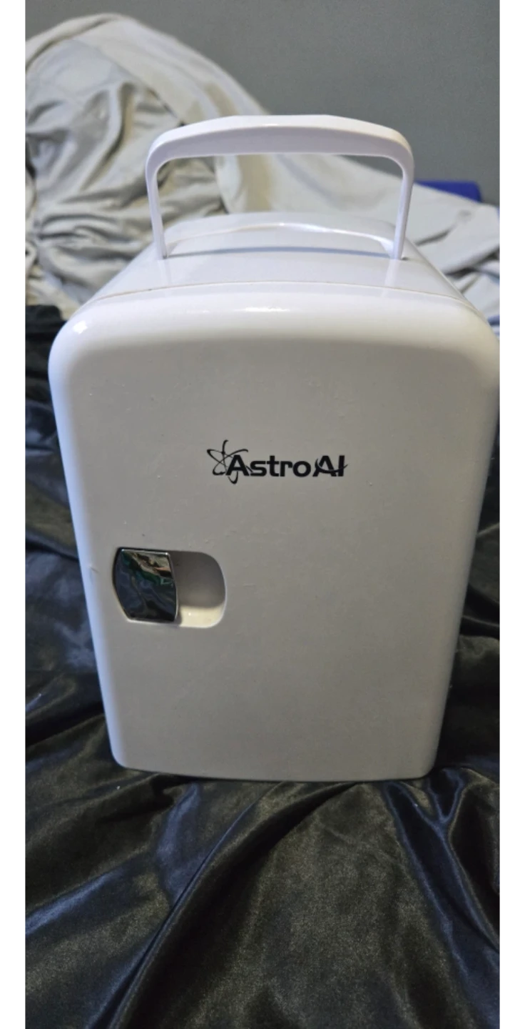 AstroAI Mini Fridge - White
