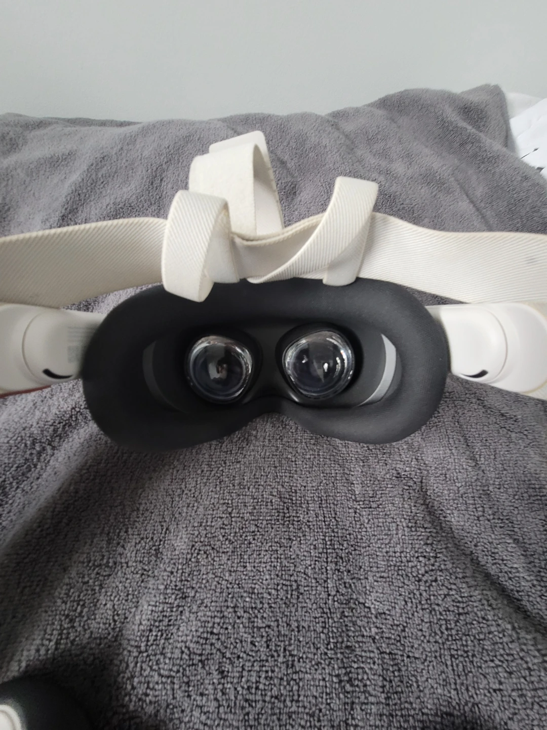Meta Quest 3s 256GB VR Headset with Controllers - photo 4