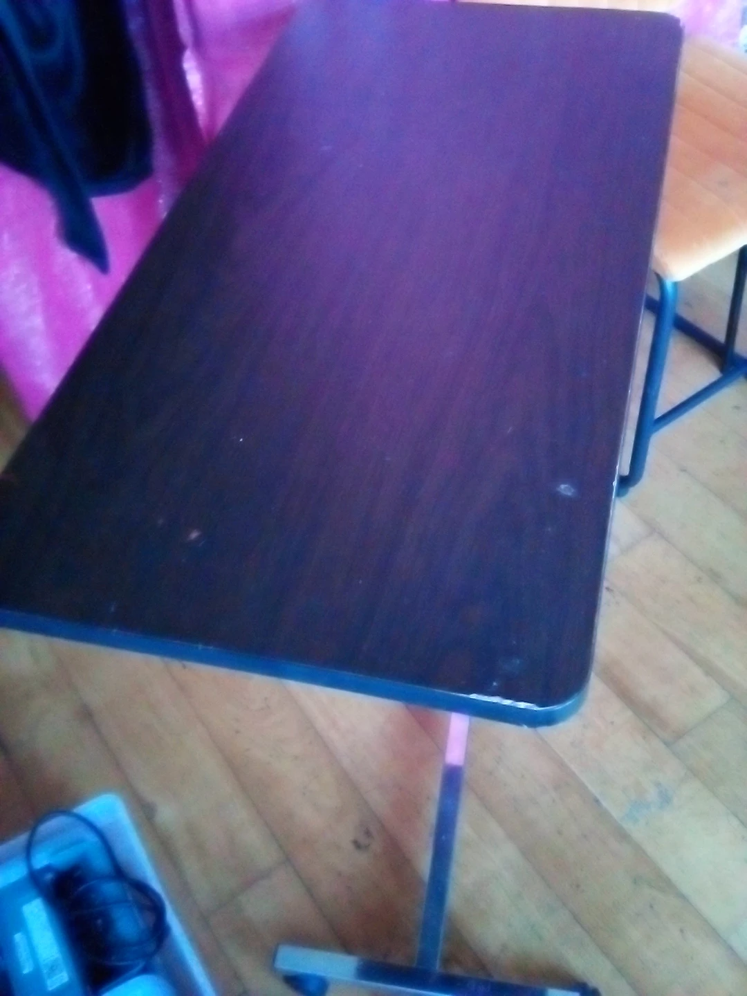 Adjustable Rolling Bedside Table - photo 2