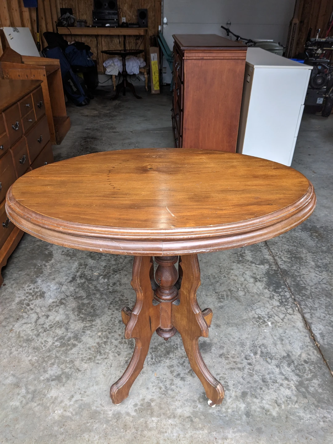 Antique Oval Pedestal Table in Solid Wood