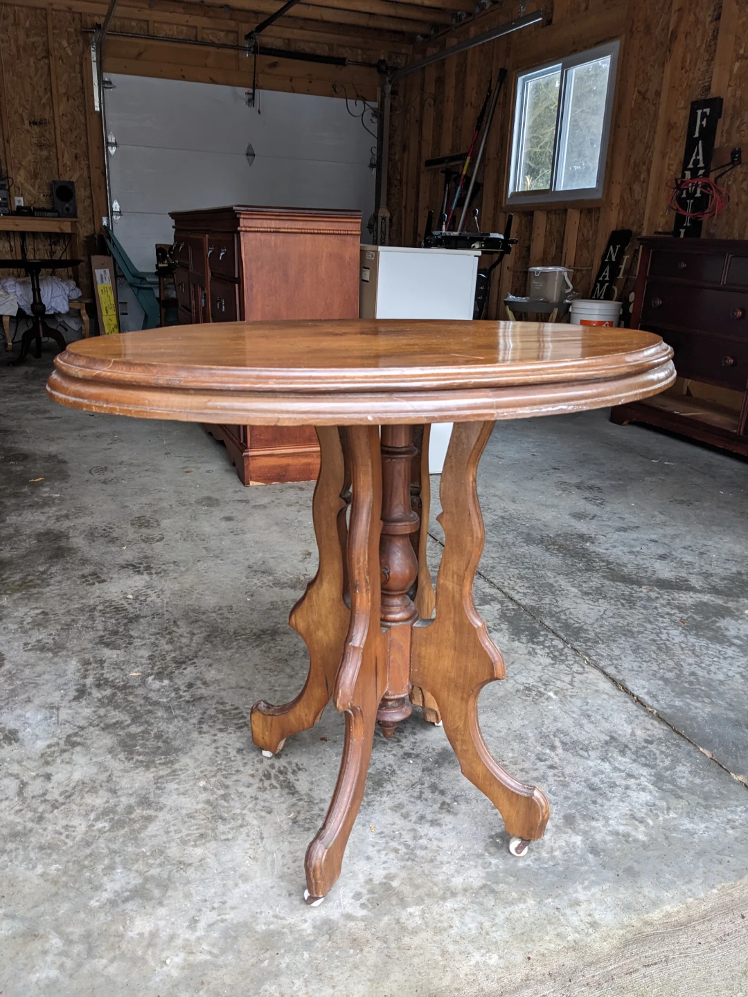 Antique Oval Pedestal Table in Solid Wood - photo 2