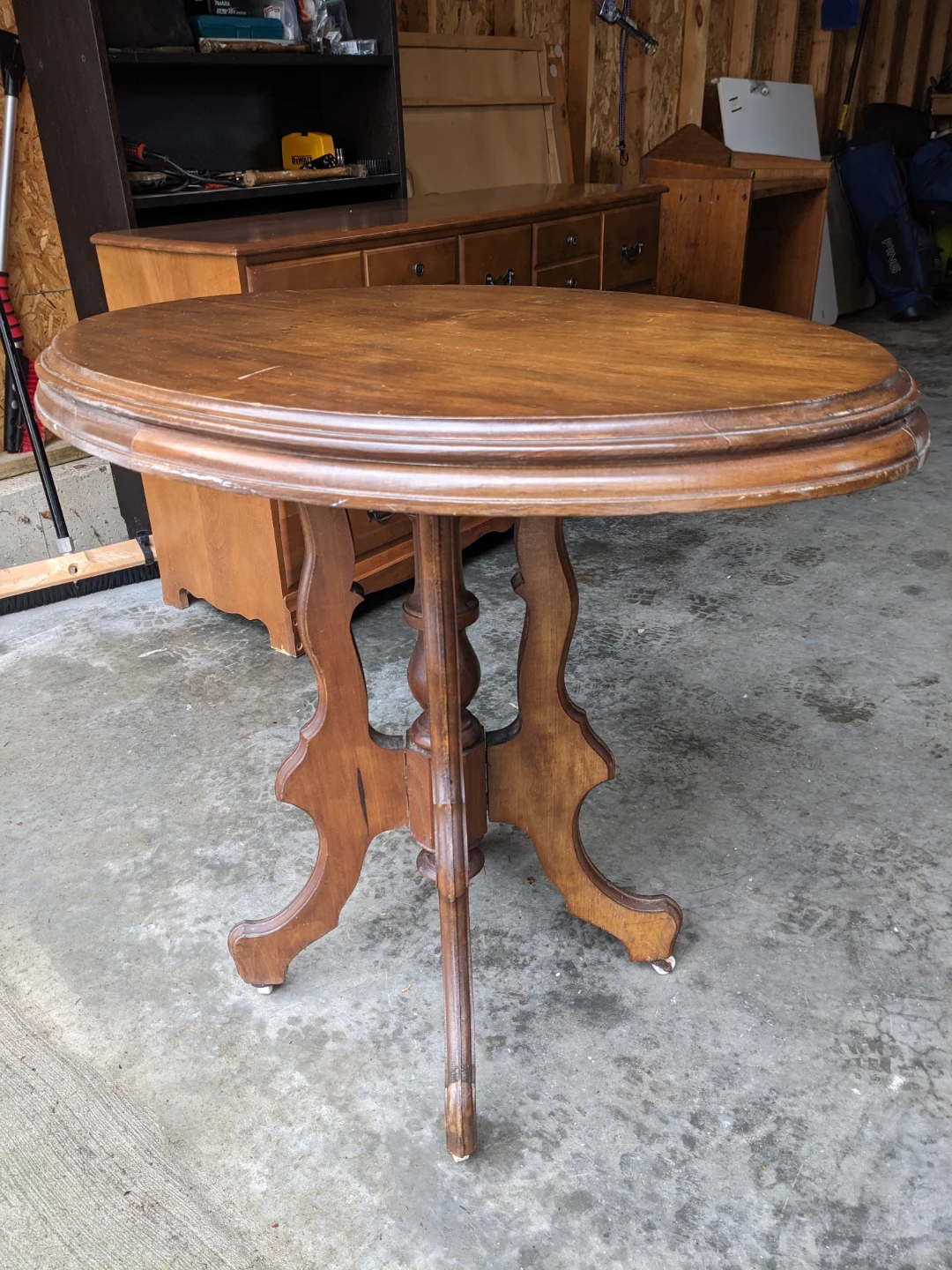 Antique Oval Pedestal Table in Solid Wood - photo 3