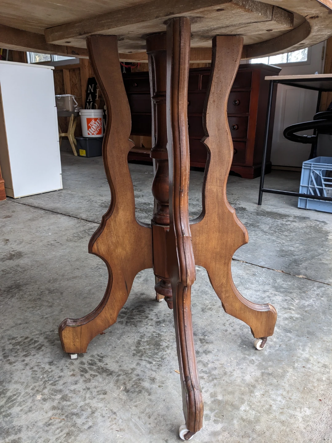 Antique Oval Pedestal Table in Solid Wood - photo 5