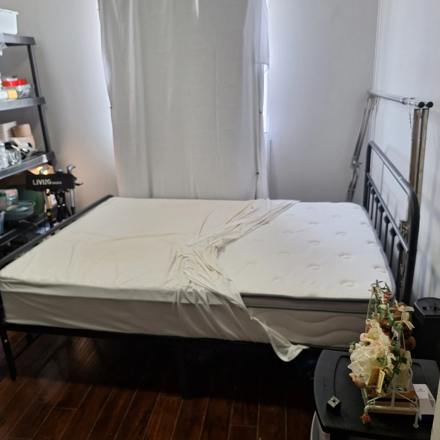 Black Metal Bed Frame with Mattress - photo 3