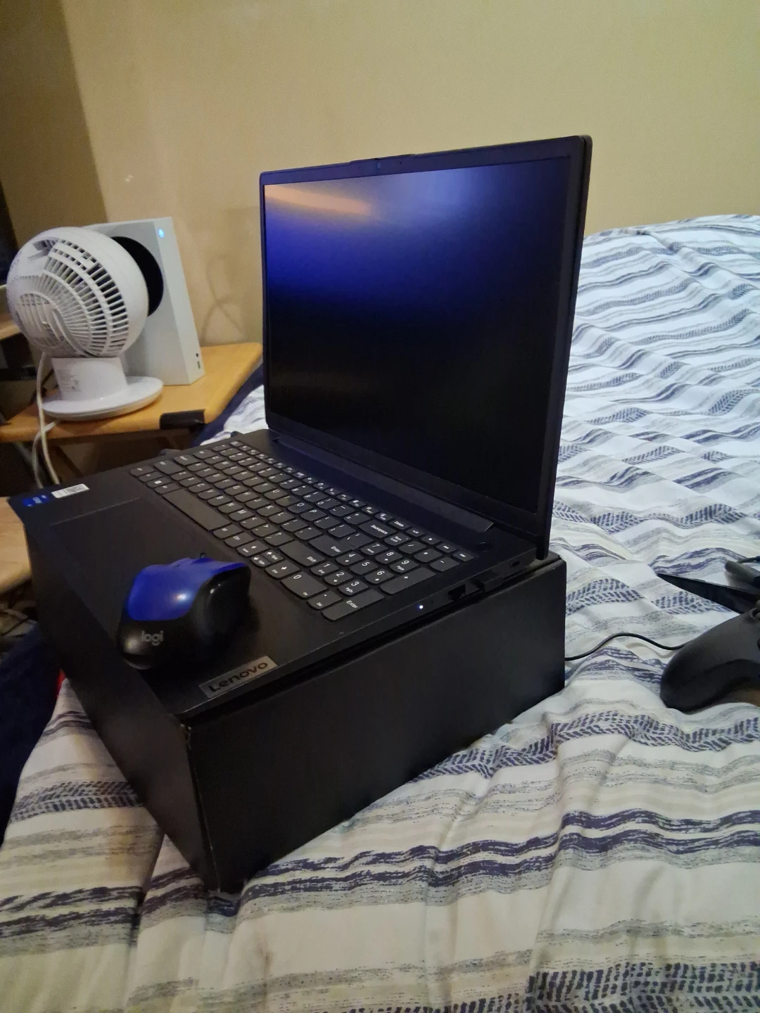 Lenovo Laptop - photo 2