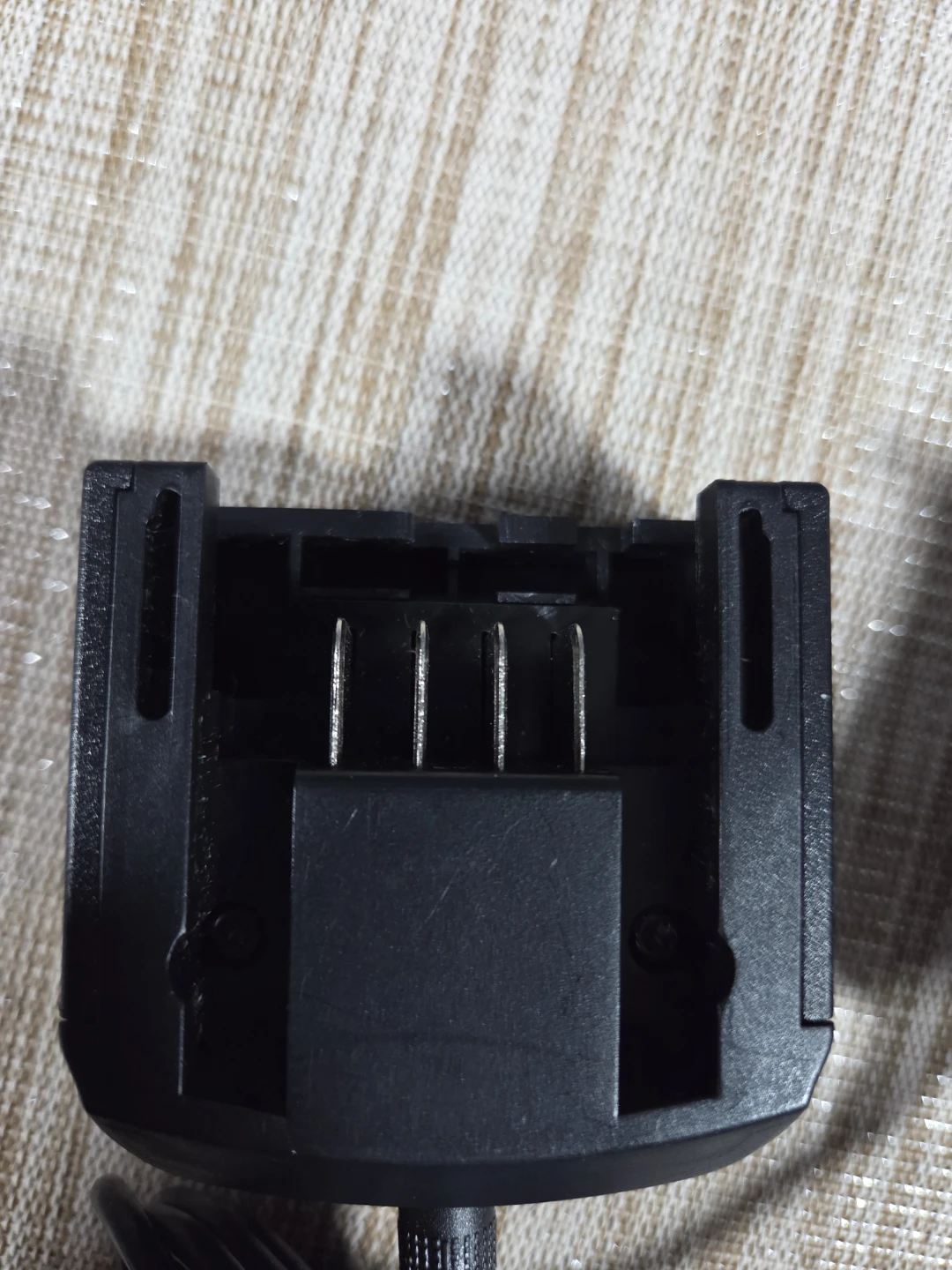 Black & Decker Battery Charger BD20CHG - photo 2