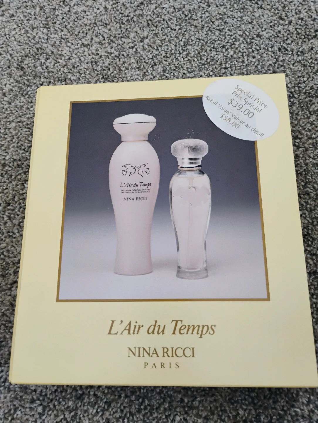 Nina Ricci L'Air du Temps Perfume & Shower Gel Set