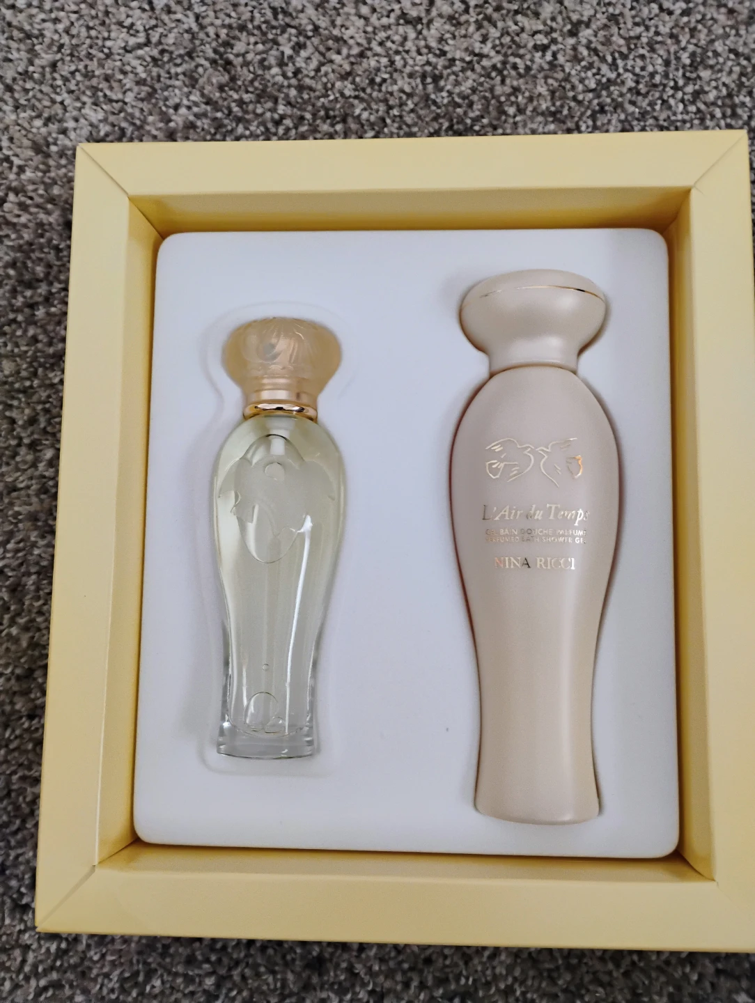 Nina Ricci L'Air du Temps Perfume & Shower Gel Set - photo 3