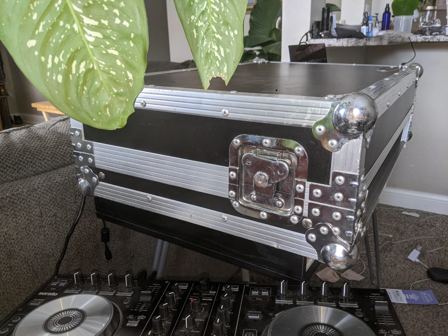 Numark Ns6 Serato DJ Controller with Case - photo 3