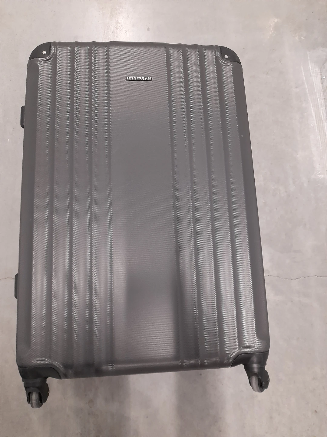 Jetstream Large Hardside Spinner Suitcase - Grey