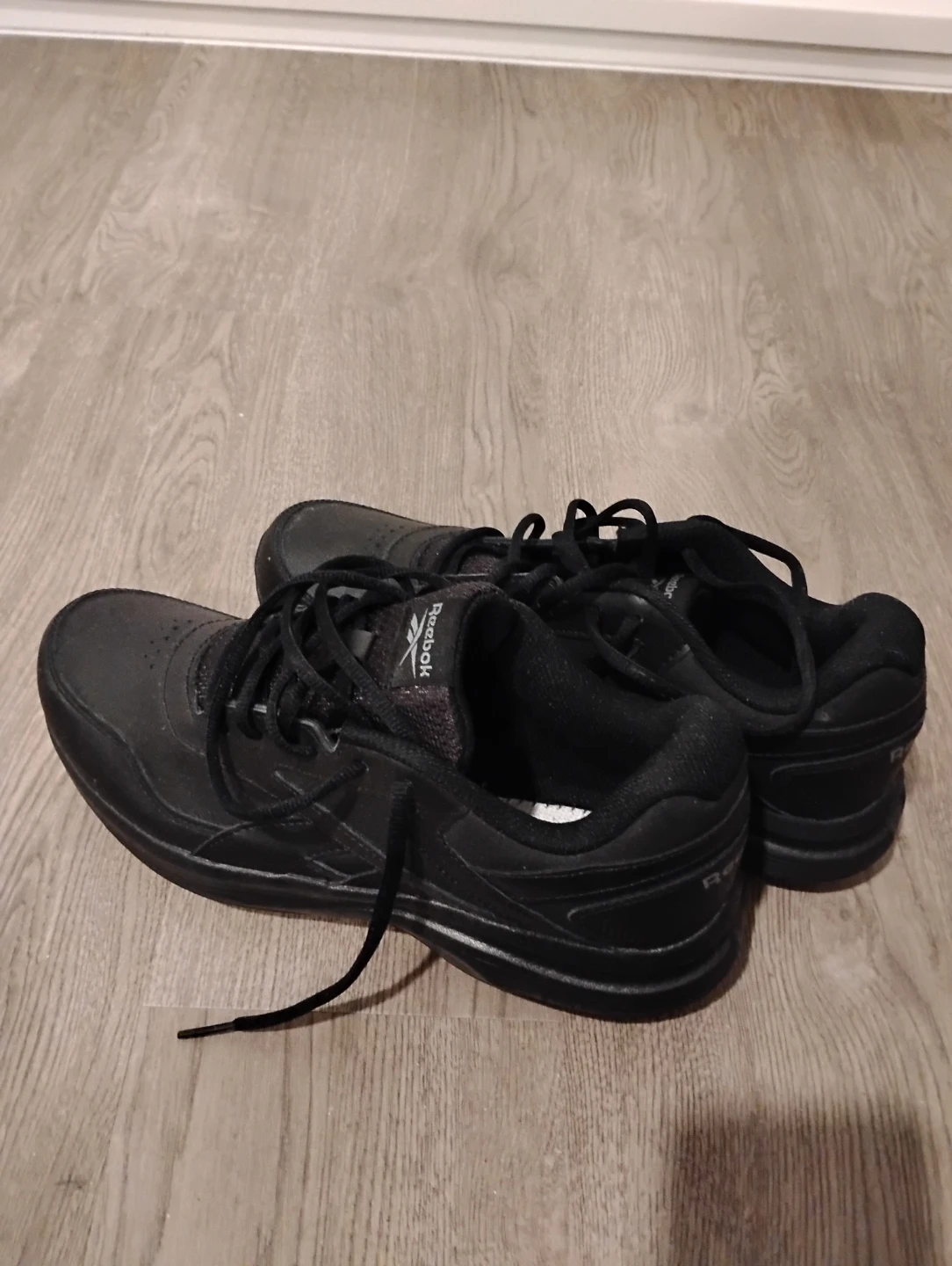 New Reebok Black Walking Shoes Women's Size 10 🏆 - photo 2
