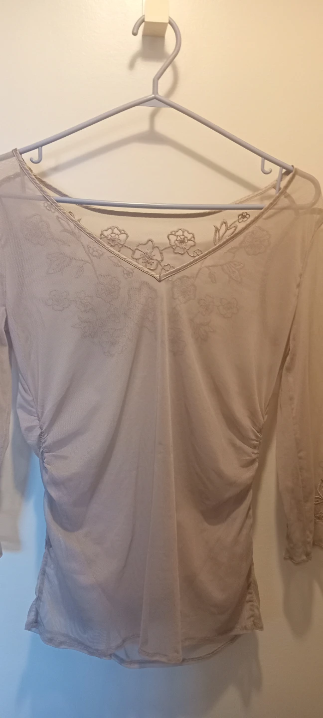 Sheer Embroidered Mesh Top -Size med - photo 2