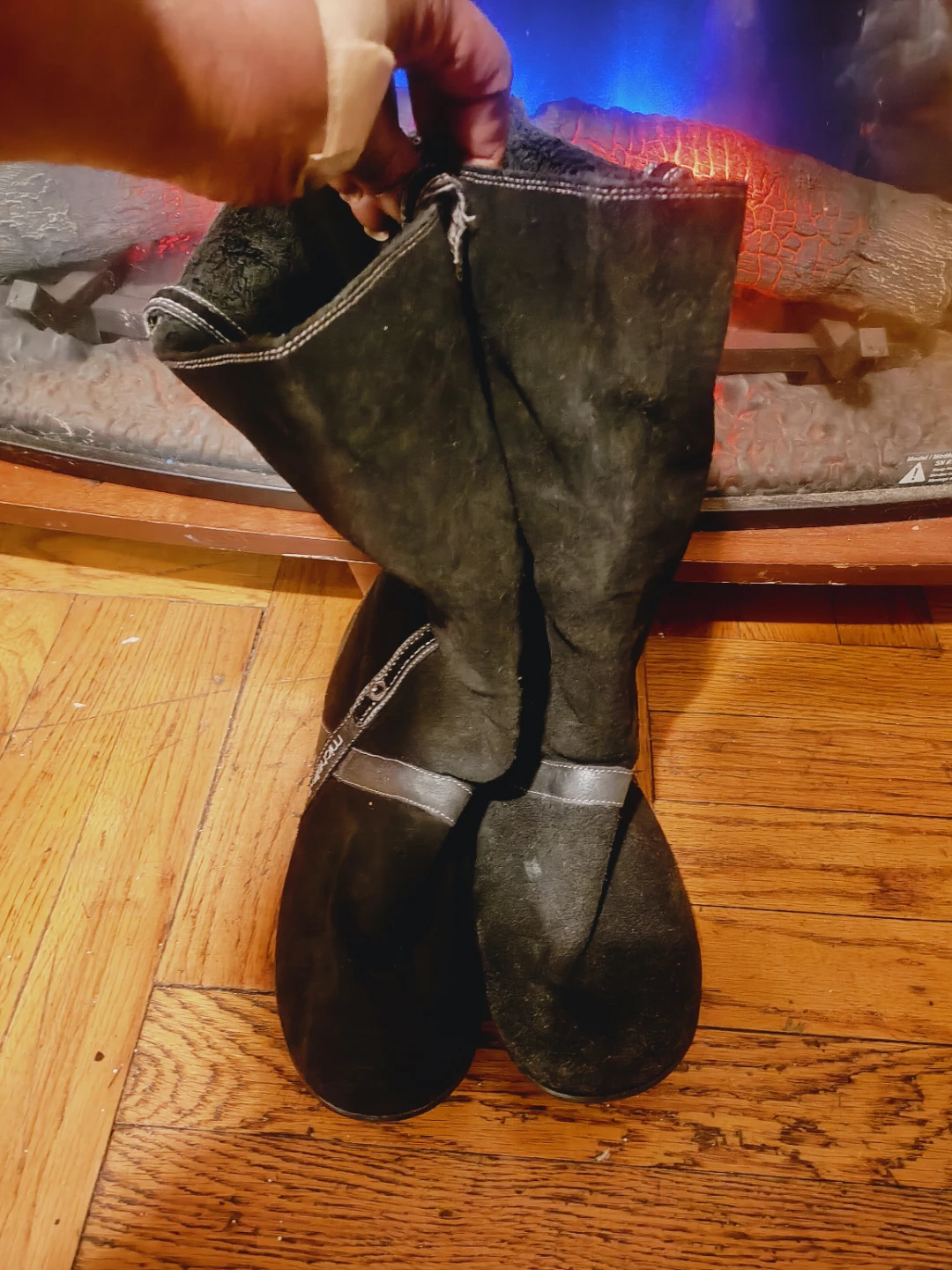 Women Michelle.K Black Suede Boots size 8.5 used - photo 2