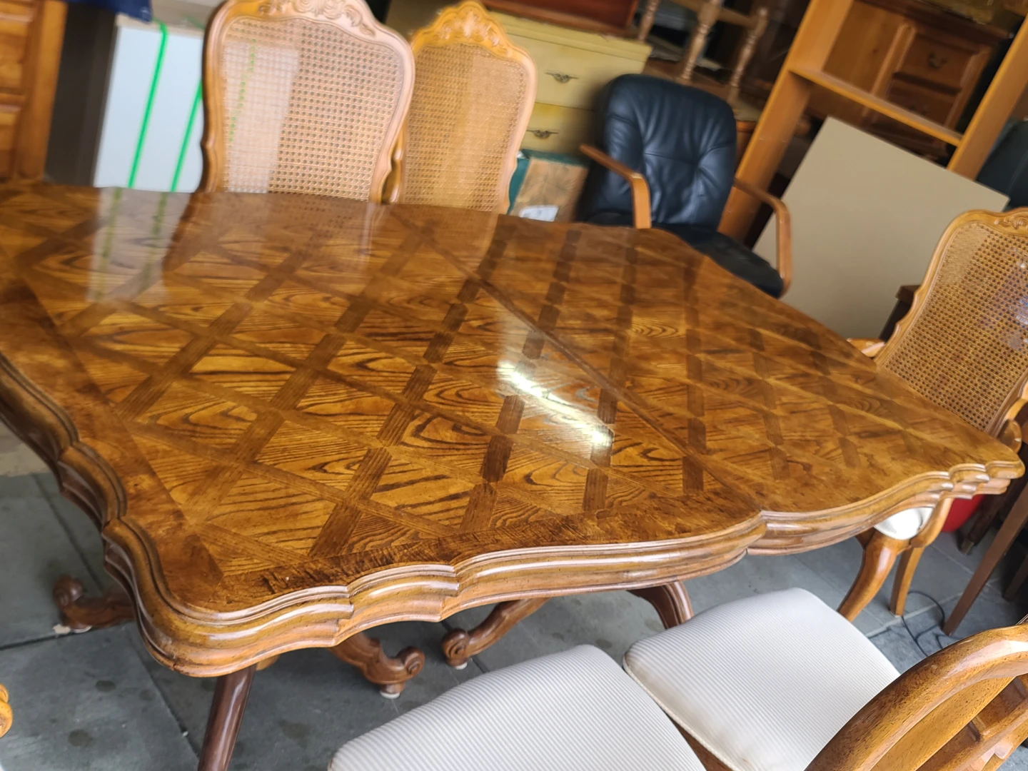 French Provincial Dining Set - Extendable Table & 6 Back Chairs - photo 4