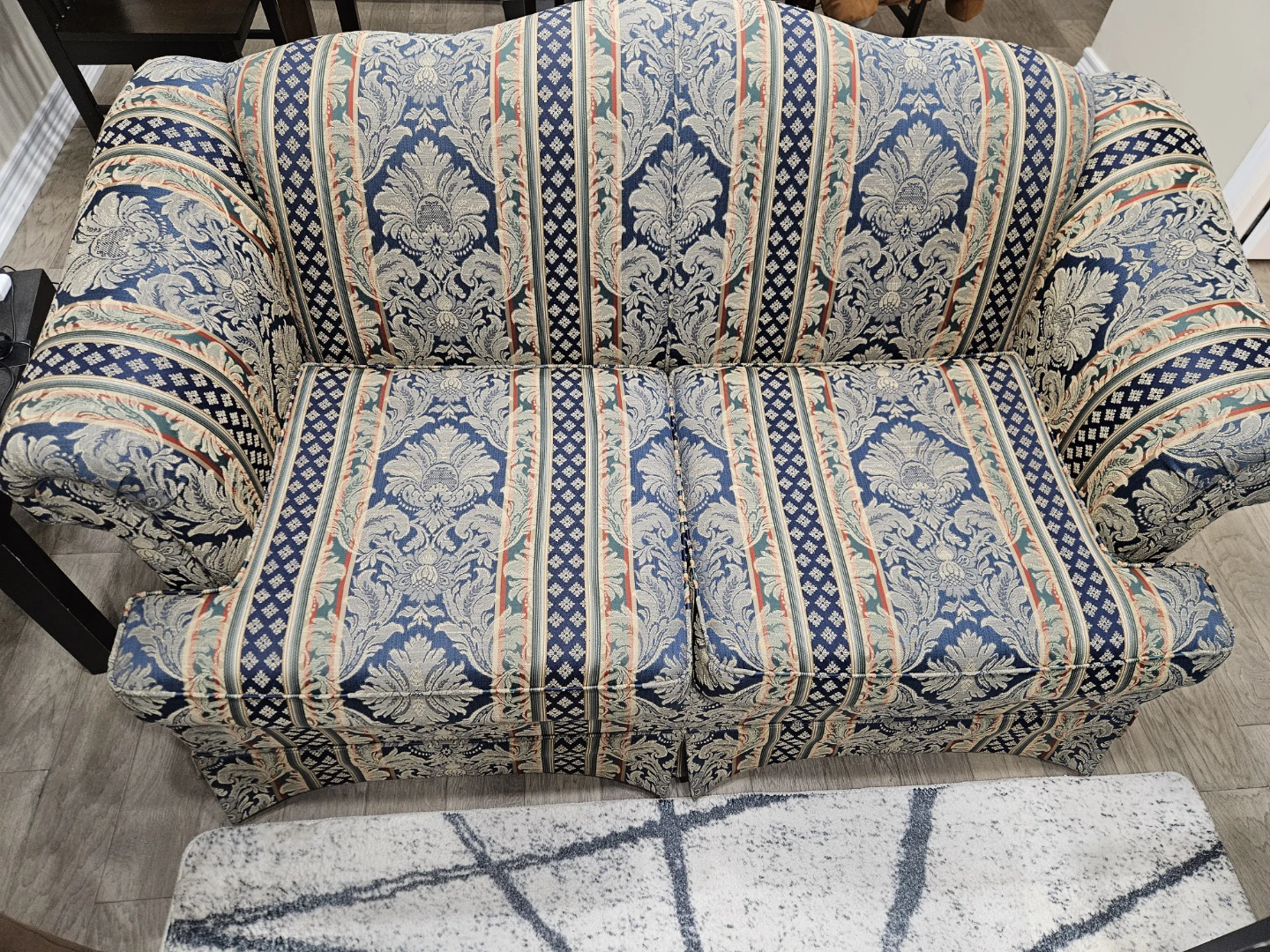 Patterned Loveseat Sofa - photo 2