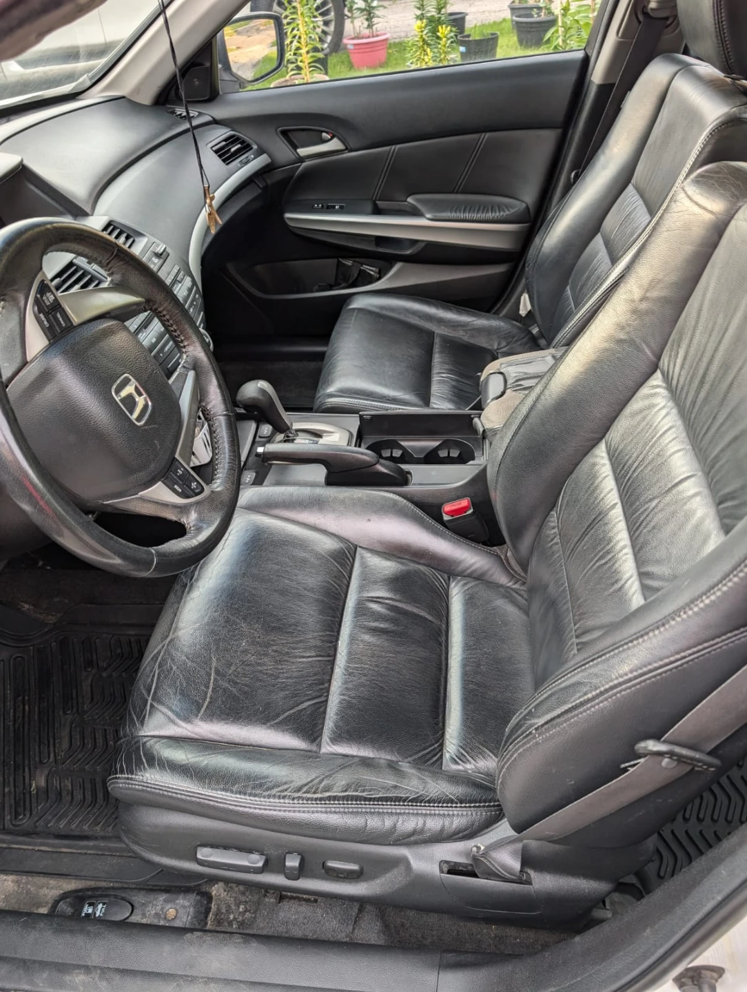 2009 White Honda Accord Sedan - photo 4