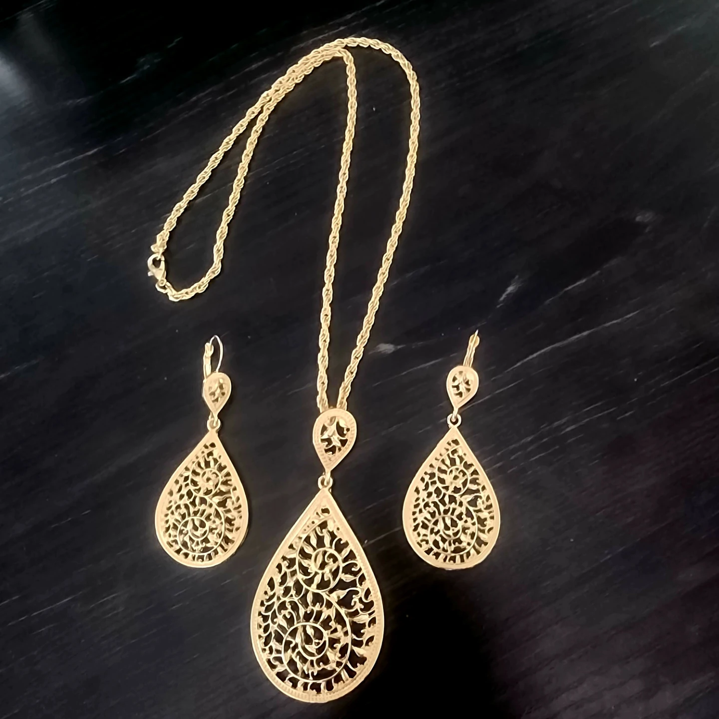NEW Jewelry Set with Earrings, Necklace, and Bracelet
