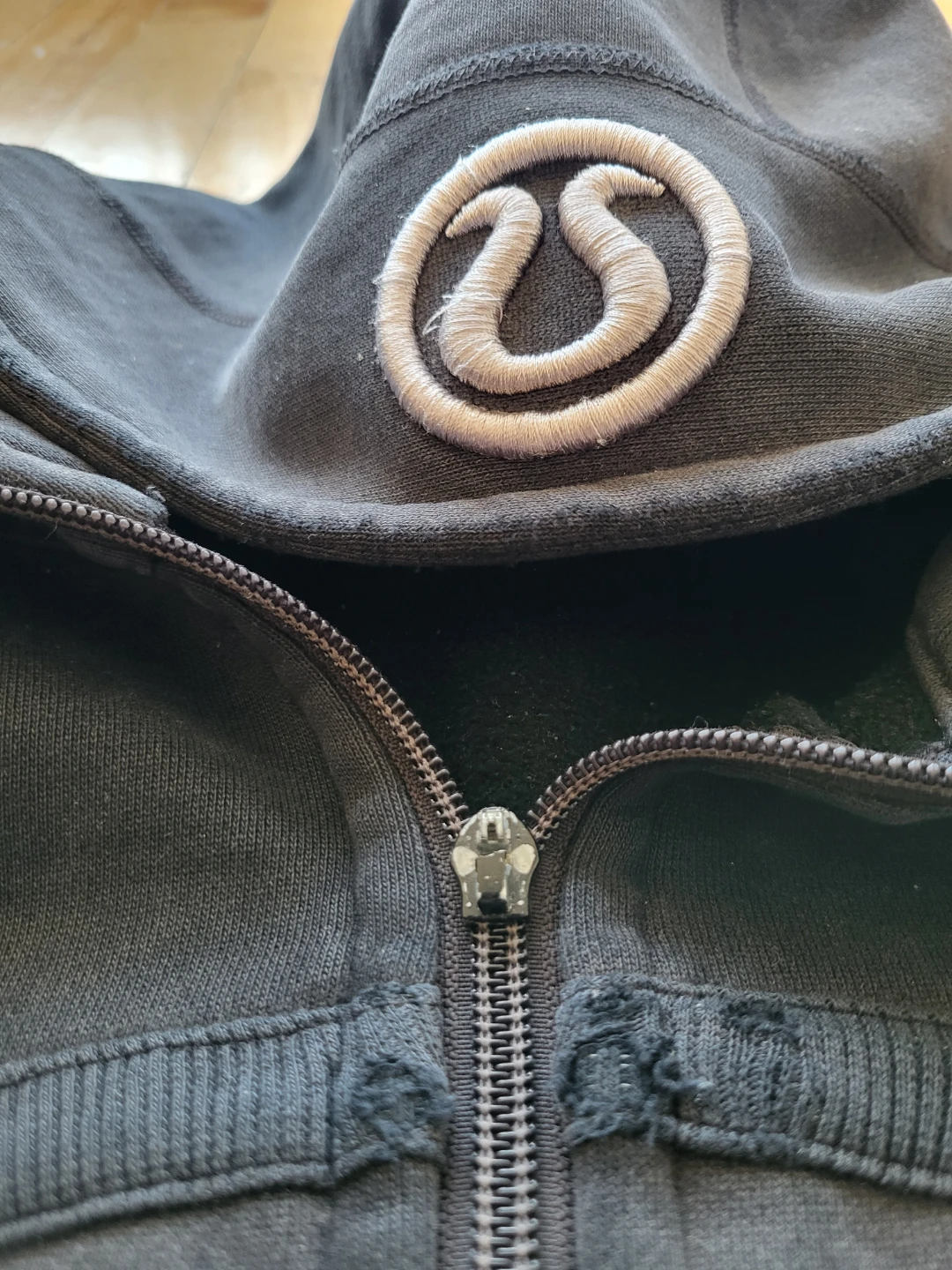 Lululemon Hoodie (US6) - photo 2