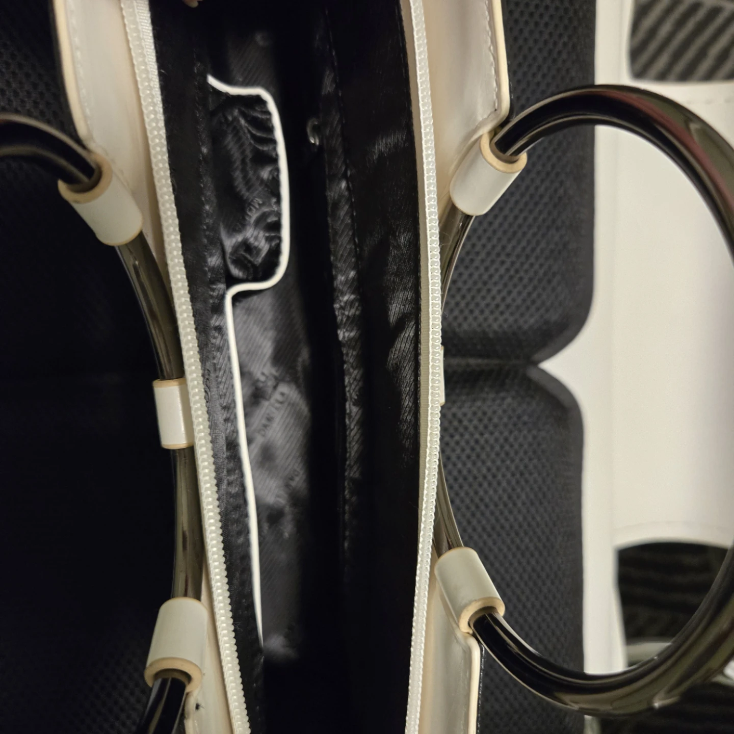 Daniela Moda Handbag with Detachable Strap 🏆 - photo 3