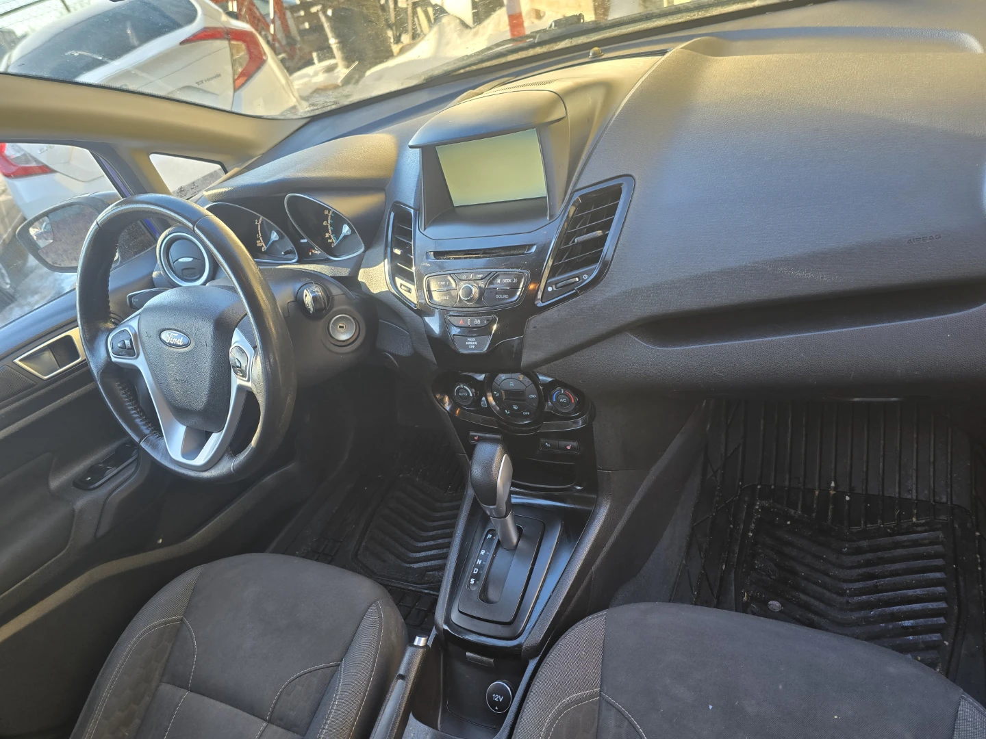 Blue Ford Fiesta SE Hatchback - photo 4