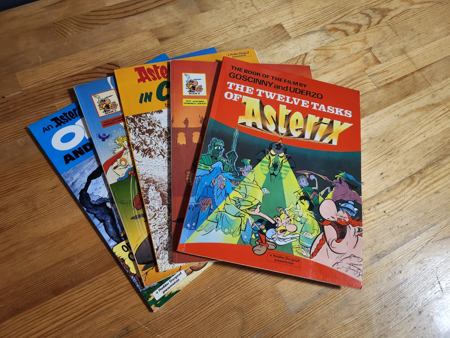 Asterix Comic Books - (5 Issues) 🏆