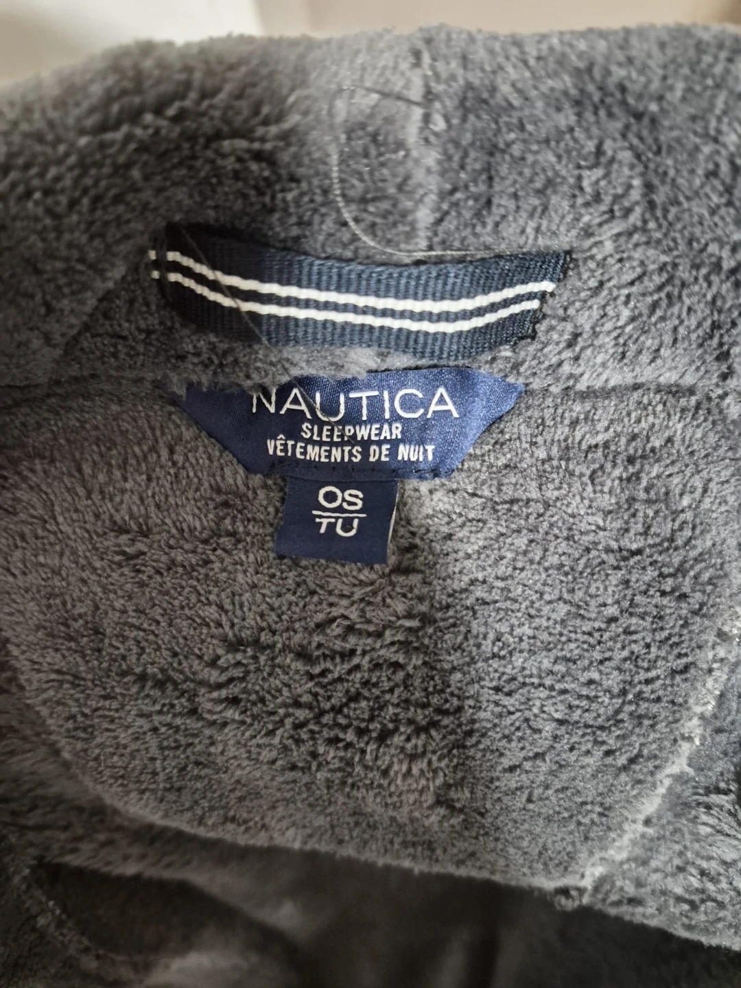 New (no tag)- Grey Nautica sleepwear men plush robe -  size os - photo 2