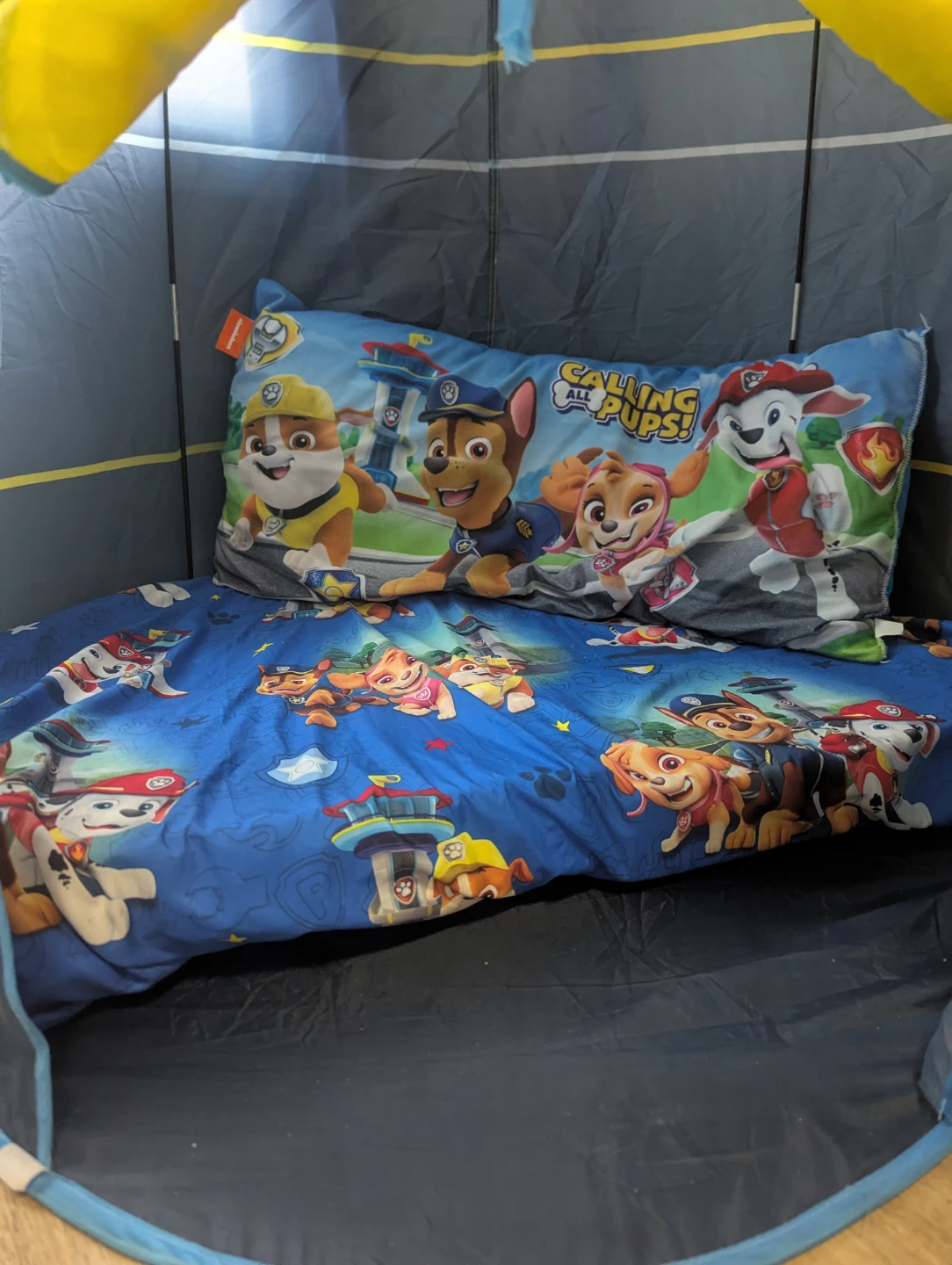 Play Tent with pillow and foam bottom - photo 2