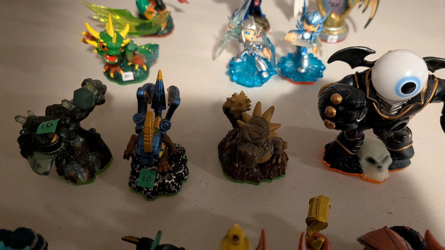 Skylanders Action Figures Bundle - photo 2