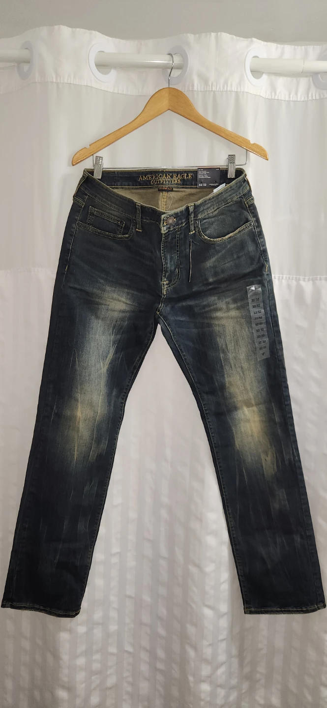 AMERICAN EAGLE  NWT SMOKE FREE NO PETS