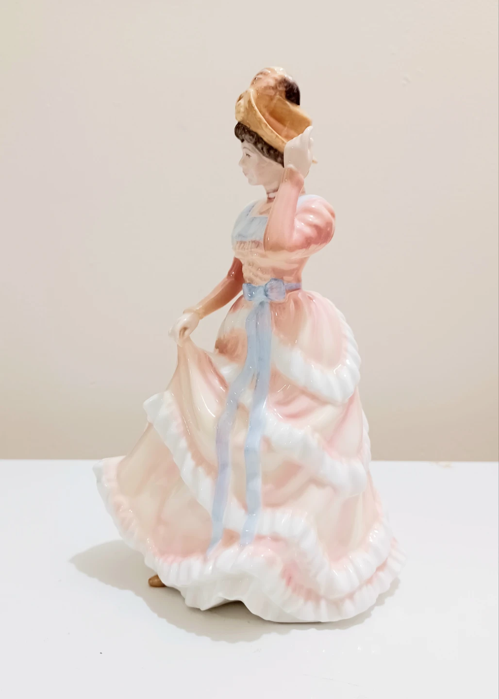Vtg Royal Doulton Sharon Figurine - photo 3