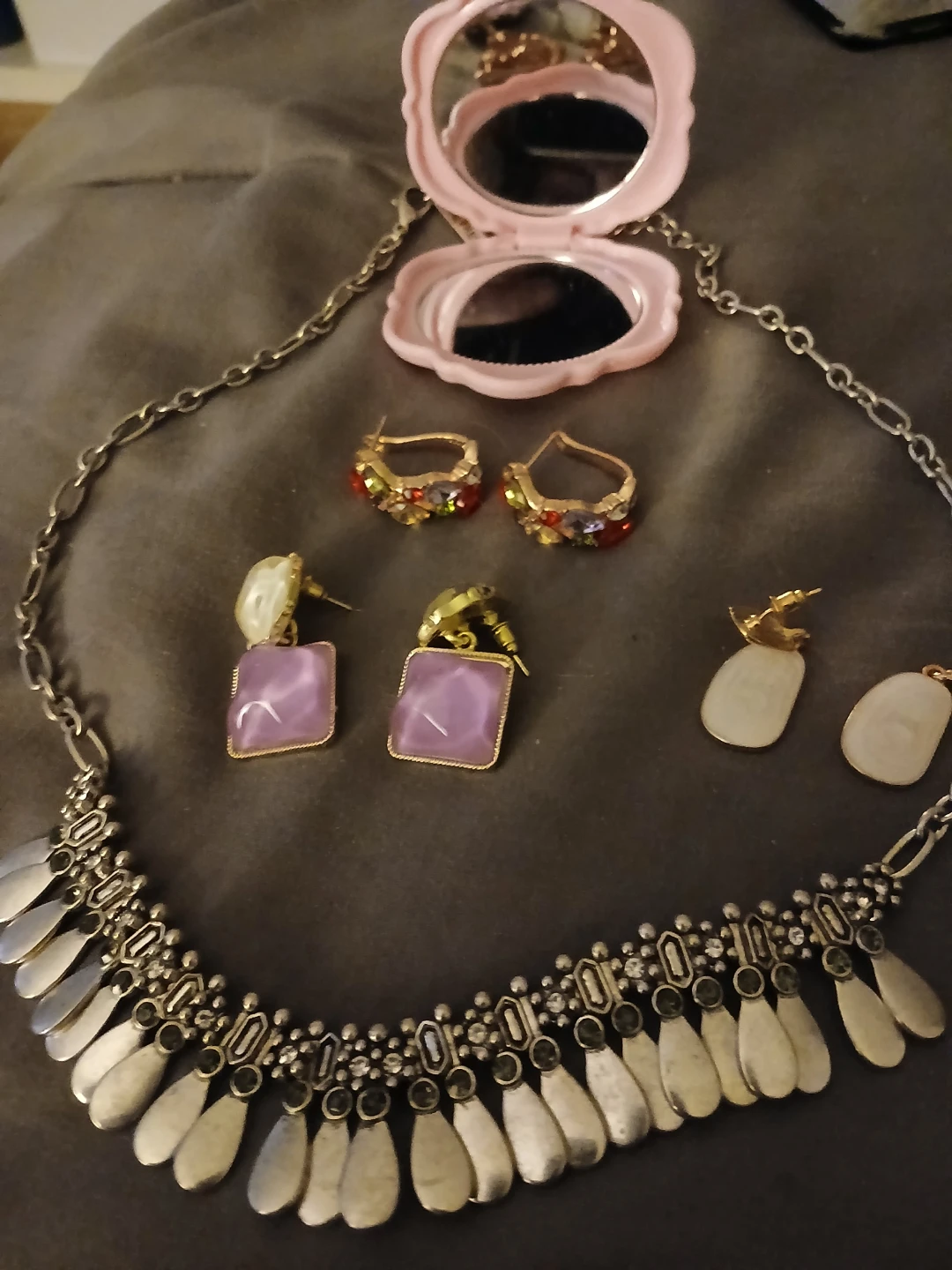 Jewellery Set with Necklace and Earrings