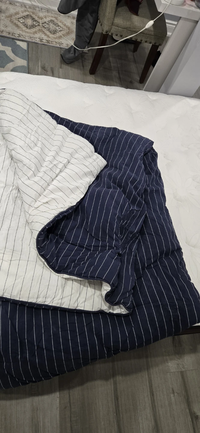 Queen Mattress with free comforter - photo 4