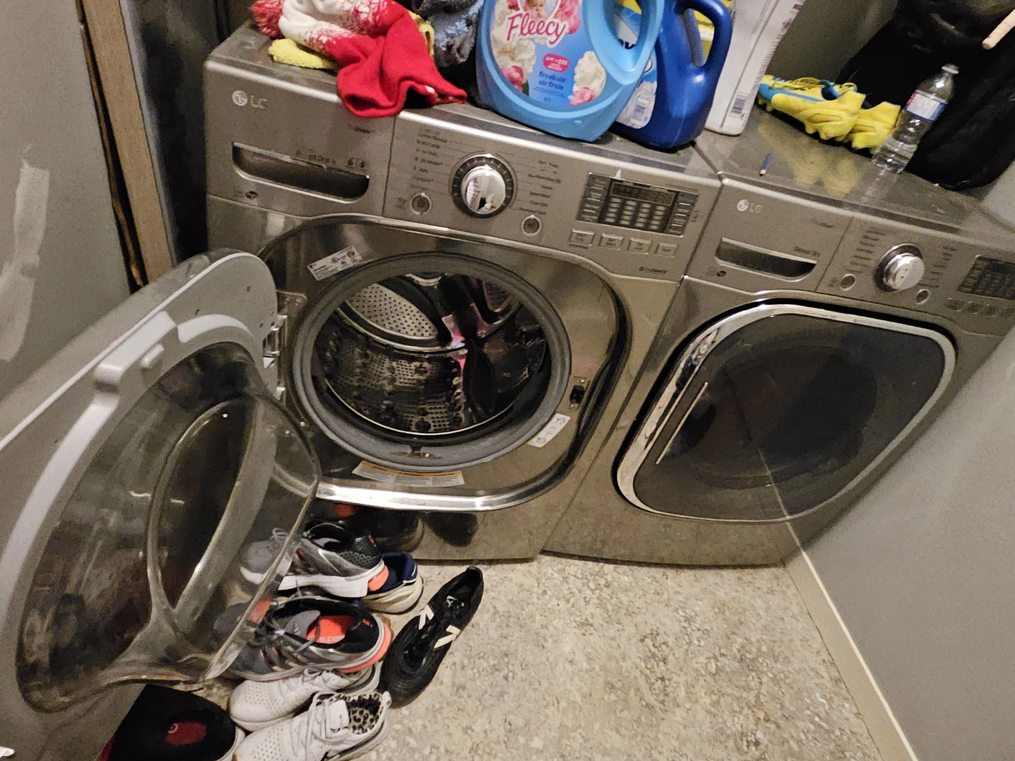 LG Front Load Washer and Dryer Set - photo 4