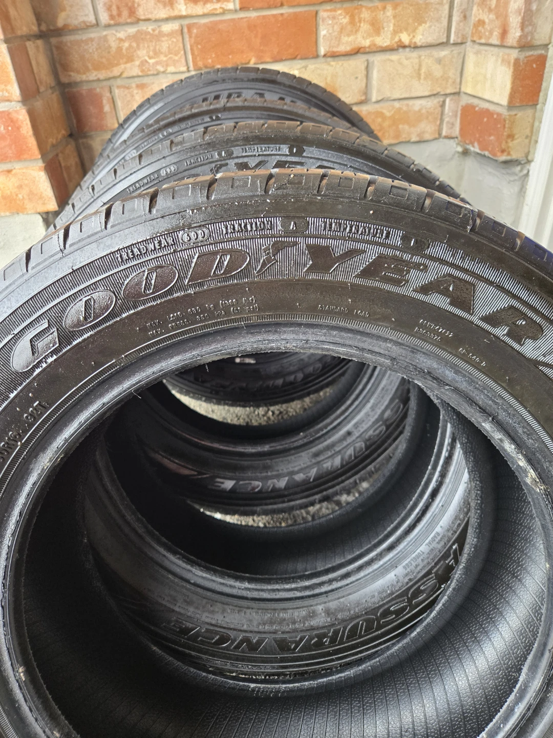Good Year Assurance All-Season Tires 205/60R16