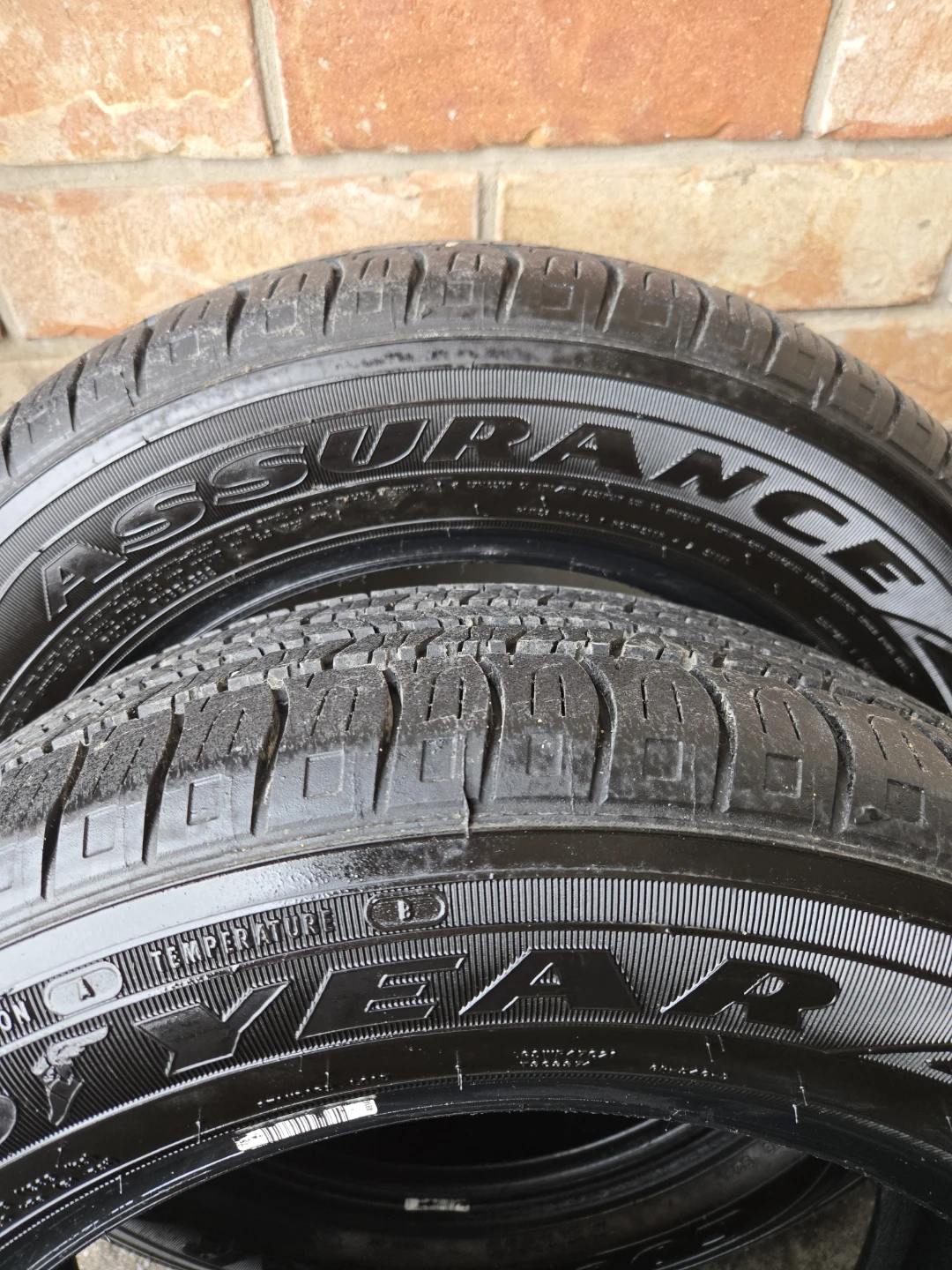 Good Year Assurance All-Season Tires 205/60R16 - photo 2