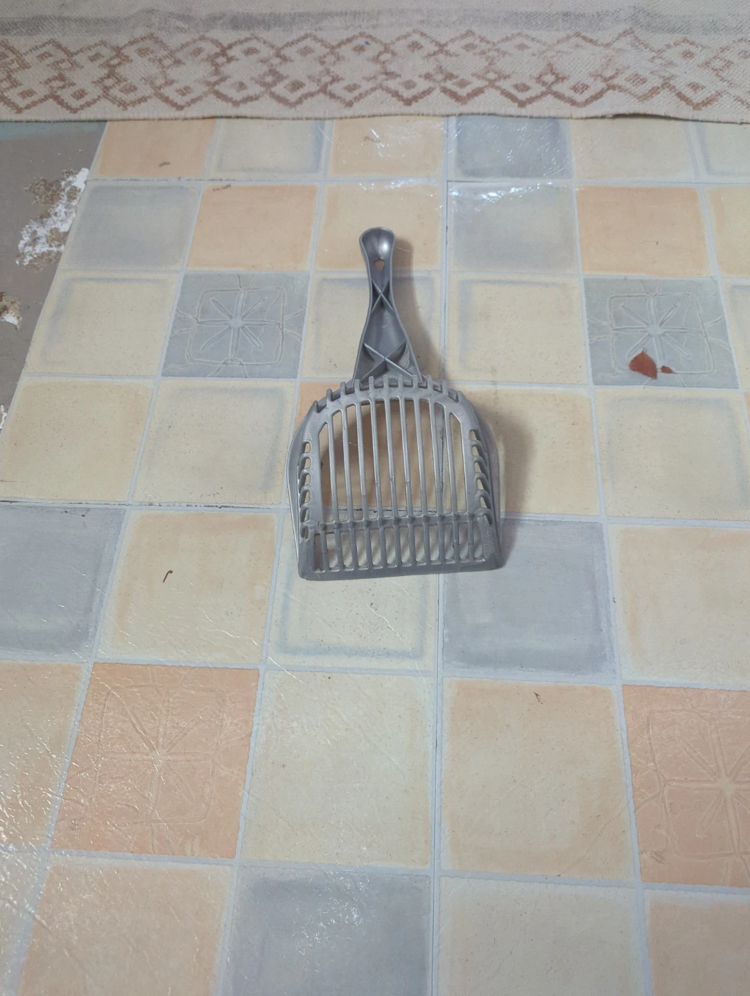 Covered Cat Litter Box with Scoop - photo 2