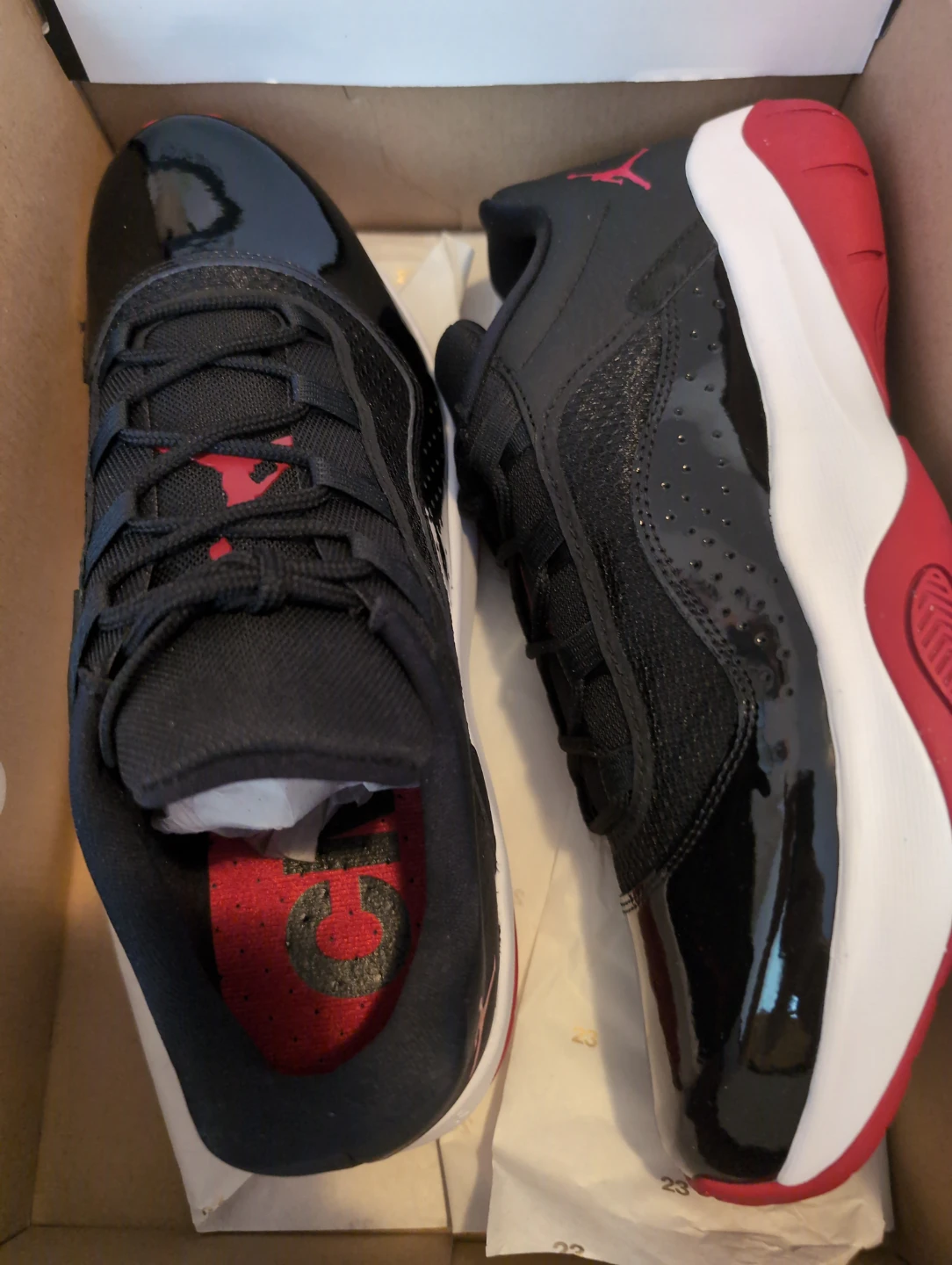 Air Jordan 11 CMFT LOW